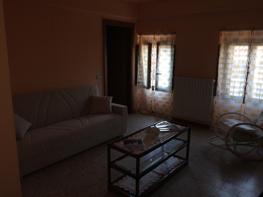 Yoghi & Bubu Apartment Gambolo Bagian luar foto